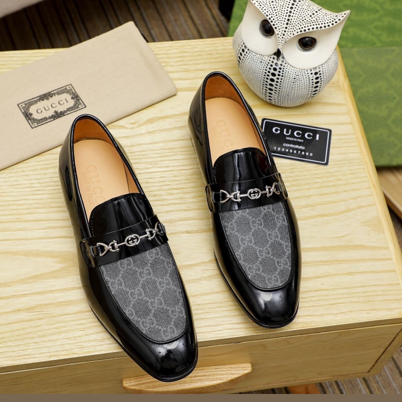 G*u*i leather shoes